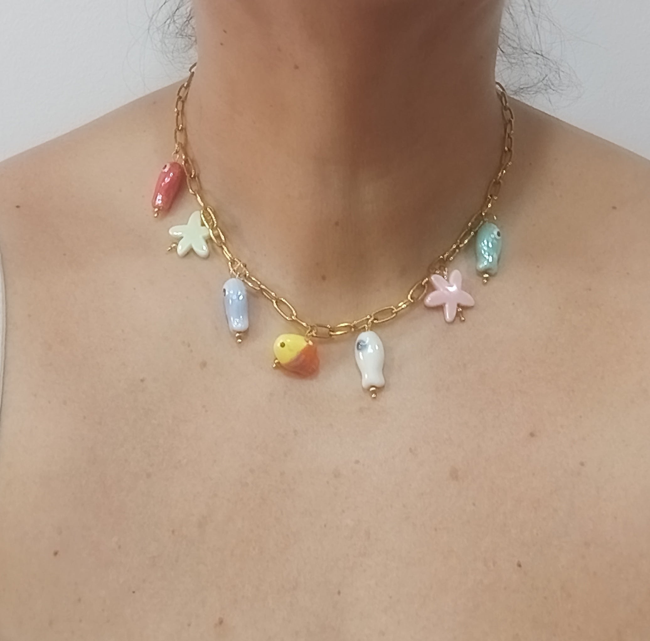 Collar pescaditos