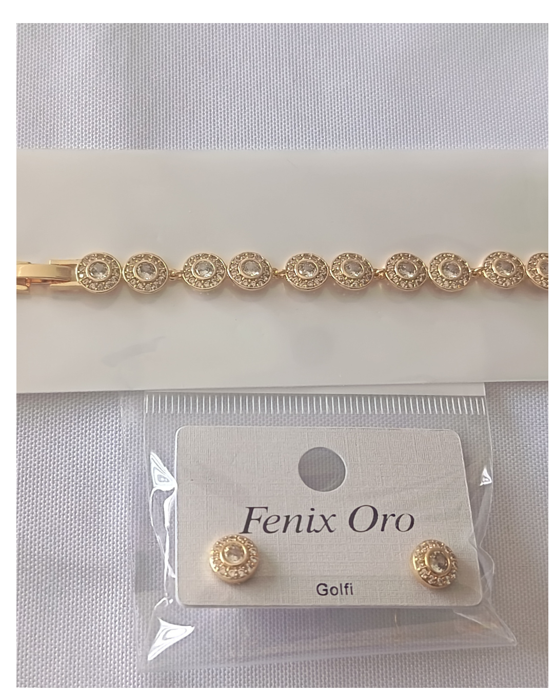 Pulsera y pendientes dorados